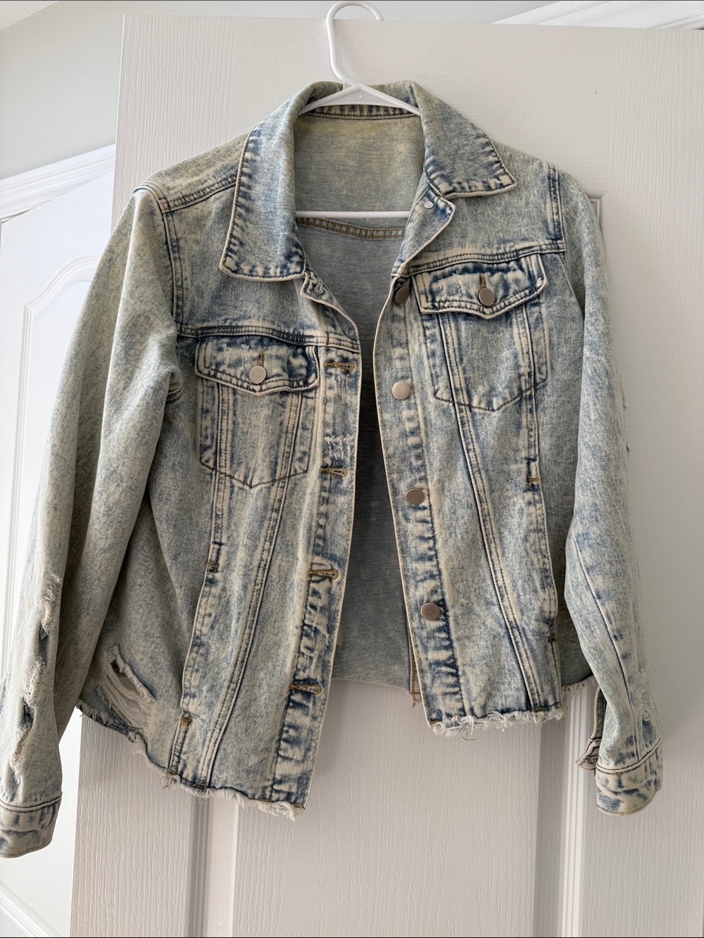 Women’s Distressed Light Wash Denim Jacket